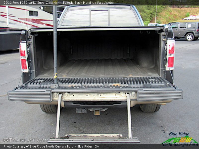 Tuxedo Black Metallic / Pale Adobe 2011 Ford F150 Lariat SuperCrew 4x4