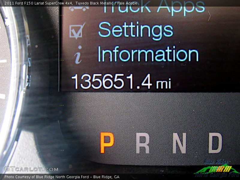 Tuxedo Black Metallic / Pale Adobe 2011 Ford F150 Lariat SuperCrew 4x4