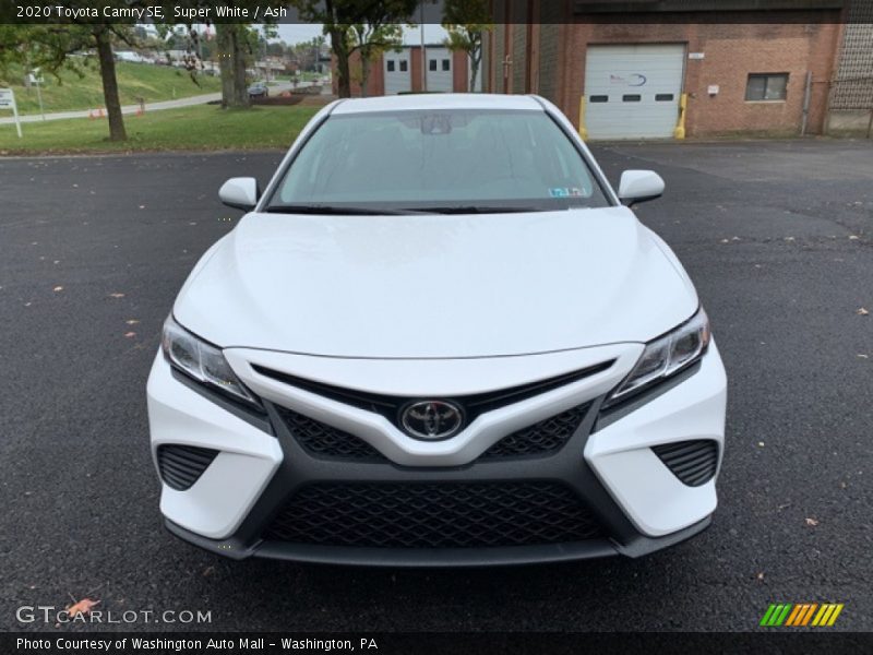 Super White / Ash 2020 Toyota Camry SE