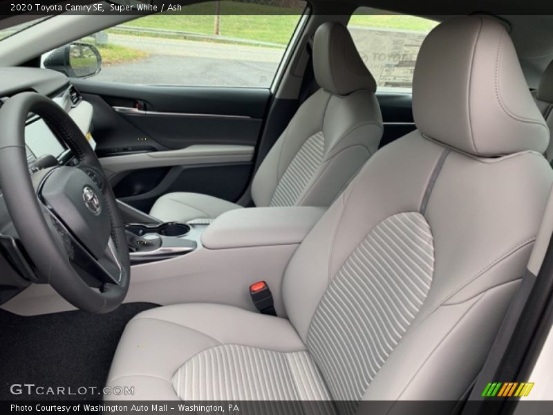 Super White / Ash 2020 Toyota Camry SE