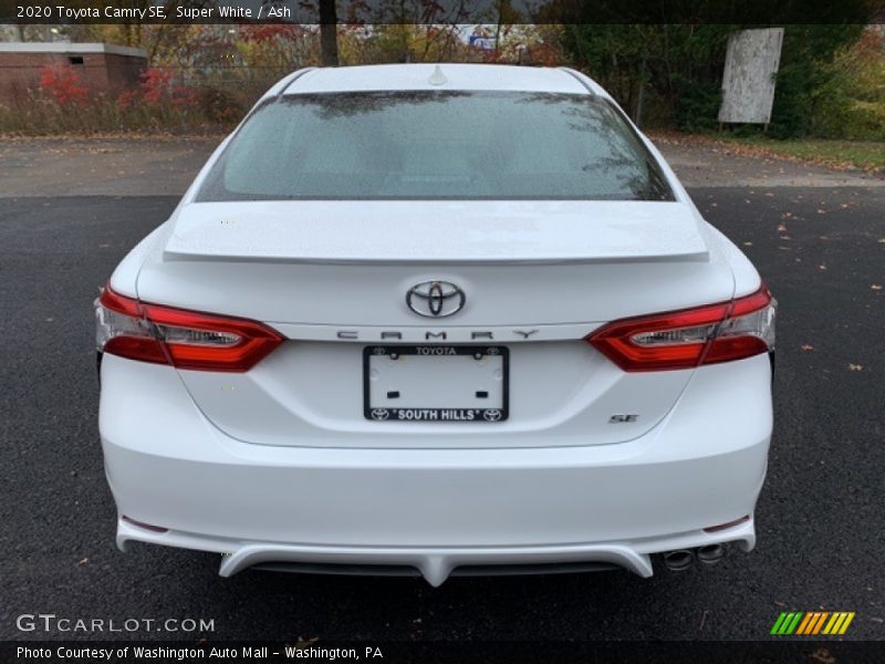 Super White / Ash 2020 Toyota Camry SE