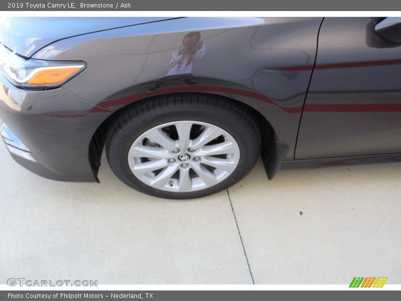 Brownstone / Ash 2019 Toyota Camry LE