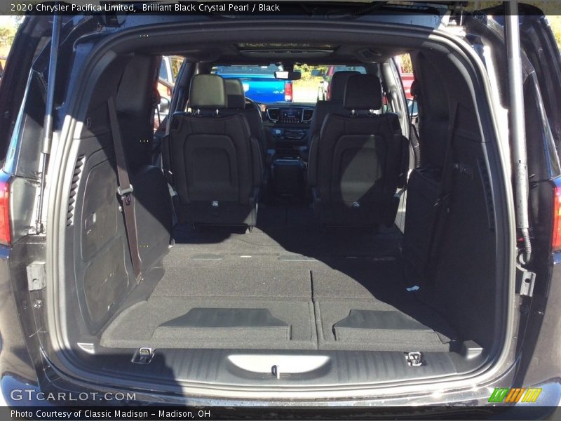 Brilliant Black Crystal Pearl / Black 2020 Chrysler Pacifica Limited