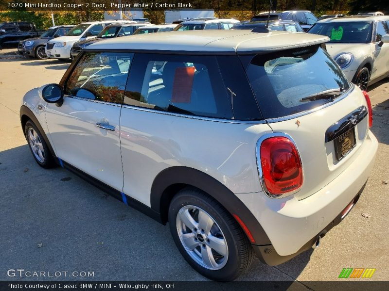 Pepper White / Carbon Black 2020 Mini Hardtop Cooper 2 Door