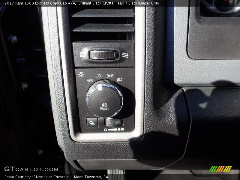 Brilliant Black Crystal Pearl / Black/Diesel Gray 2017 Ram 1500 Express Crew Cab 4x4