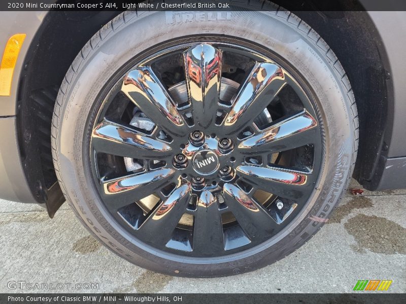 Light White / Chesterfield British Oak 2020 Mini Countryman Cooper S All4