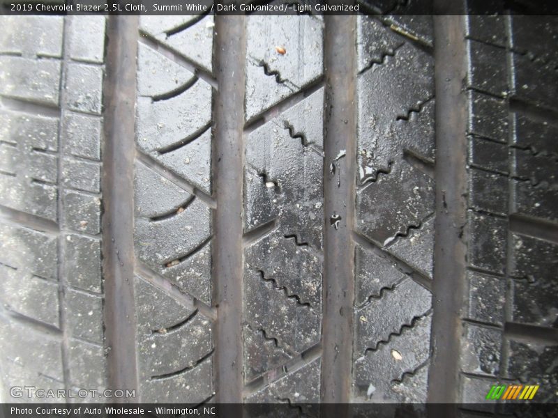 Summit White / Dark Galvanized/­Light Galvanized 2019 Chevrolet Blazer 2.5L Cloth