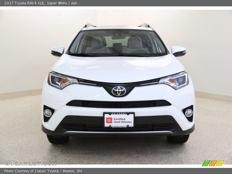 Super White / Ash 2017 Toyota RAV4 XLE