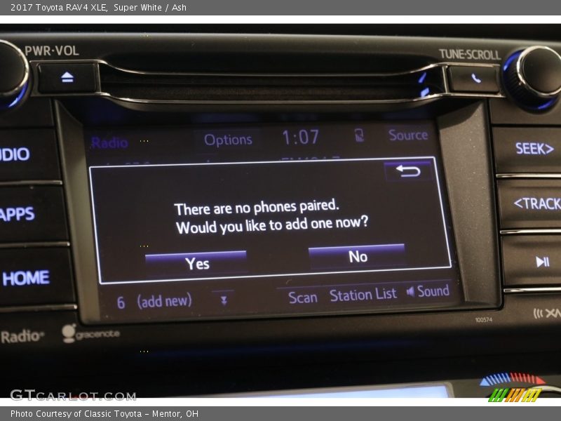 Super White / Ash 2017 Toyota RAV4 XLE