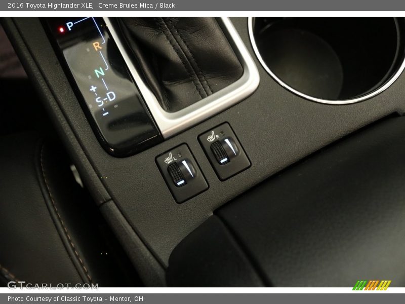 Creme Brulee Mica / Black 2016 Toyota Highlander XLE