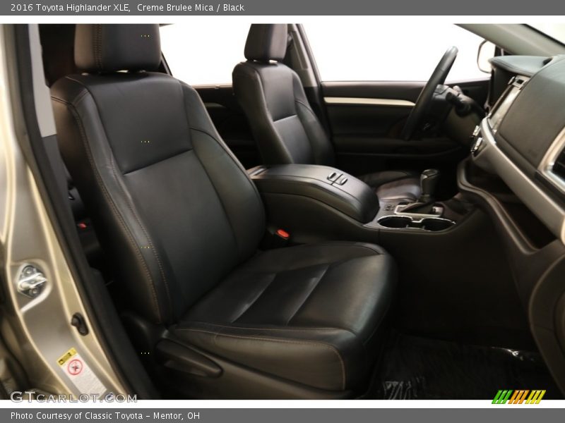 Creme Brulee Mica / Black 2016 Toyota Highlander XLE