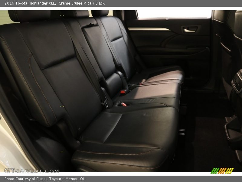 Creme Brulee Mica / Black 2016 Toyota Highlander XLE