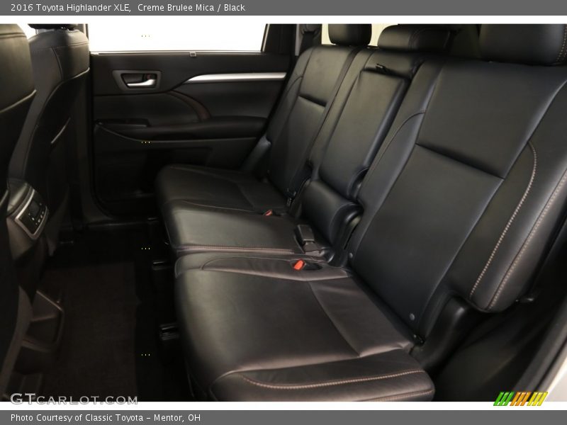 Creme Brulee Mica / Black 2016 Toyota Highlander XLE