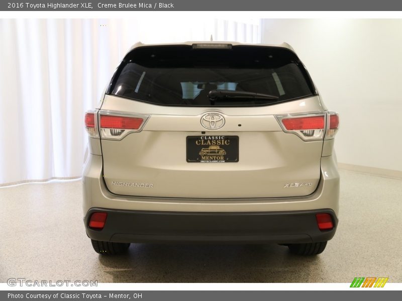 Creme Brulee Mica / Black 2016 Toyota Highlander XLE