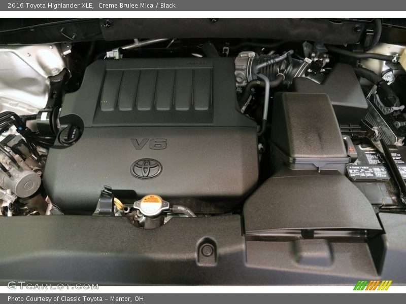 Creme Brulee Mica / Black 2016 Toyota Highlander XLE
