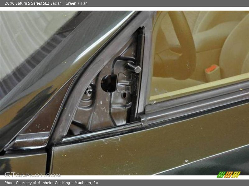Green / Tan 2000 Saturn S Series SL2 Sedan