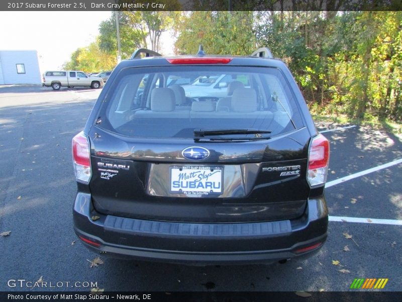 Dark Gray Metallic / Gray 2017 Subaru Forester 2.5i