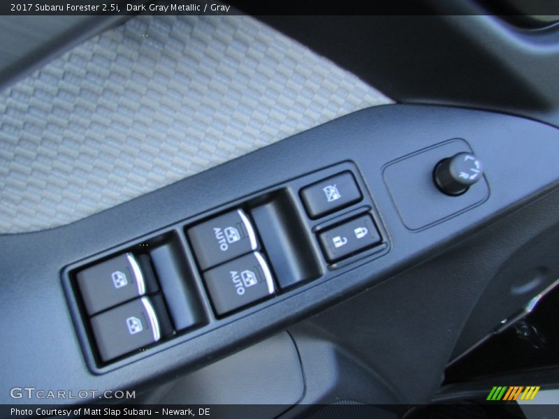 Dark Gray Metallic / Gray 2017 Subaru Forester 2.5i