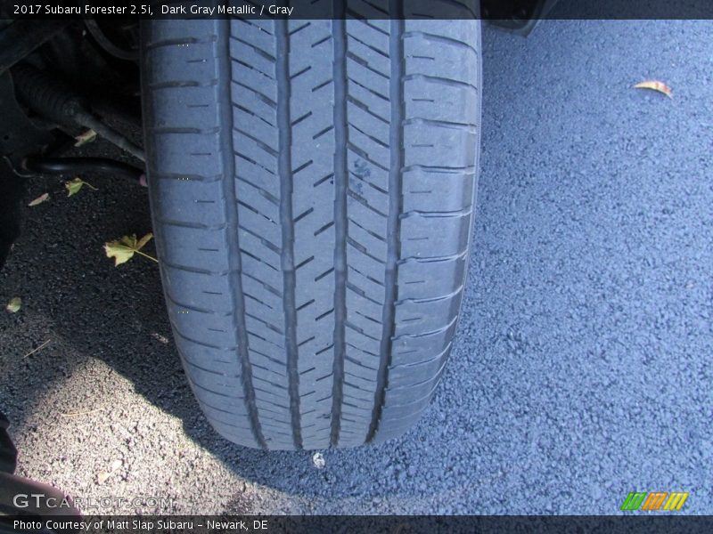 Dark Gray Metallic / Gray 2017 Subaru Forester 2.5i
