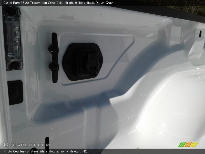 Bright White / Black/Diesel Gray 2019 Ram 3500 Tradesman Crew Cab