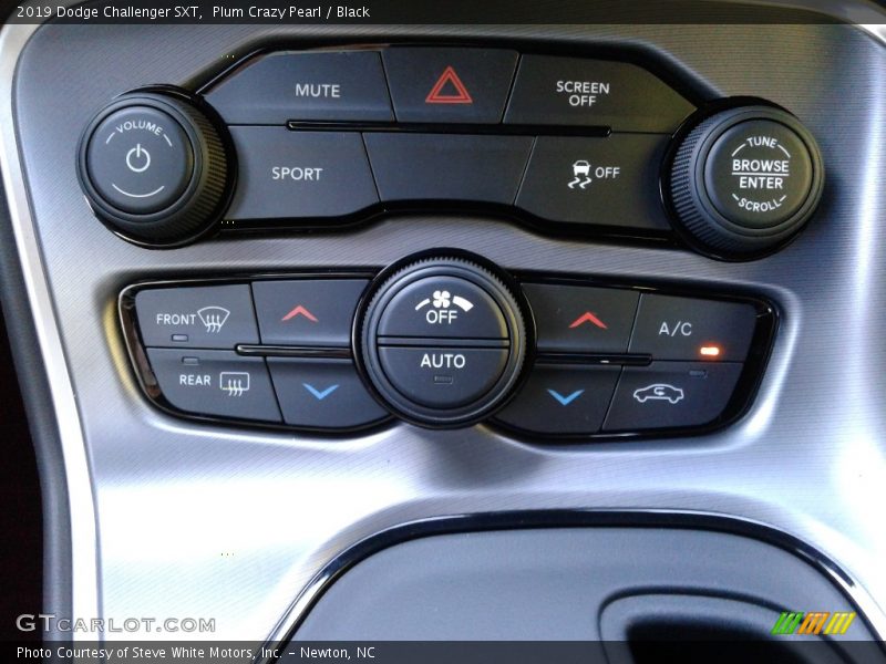 Plum Crazy Pearl / Black 2019 Dodge Challenger SXT