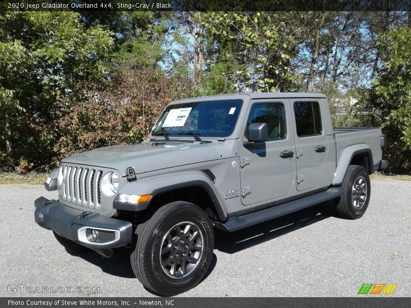 Front 3/4 View of 2020 Gladiator Overland 4x4