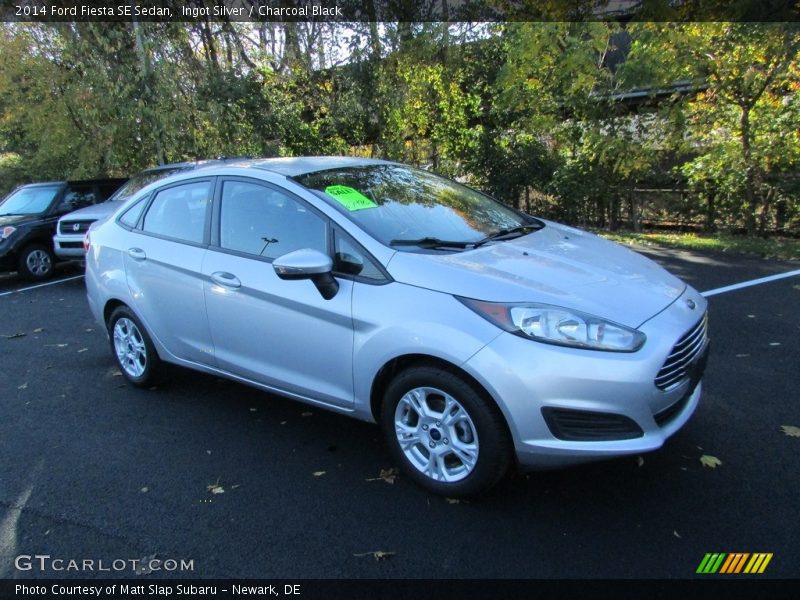 Ingot Silver / Charcoal Black 2014 Ford Fiesta SE Sedan