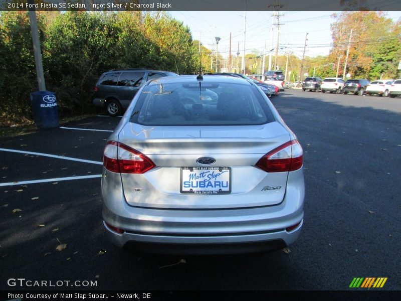 Ingot Silver / Charcoal Black 2014 Ford Fiesta SE Sedan