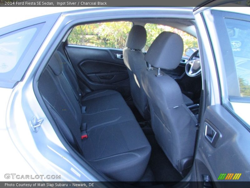 Ingot Silver / Charcoal Black 2014 Ford Fiesta SE Sedan