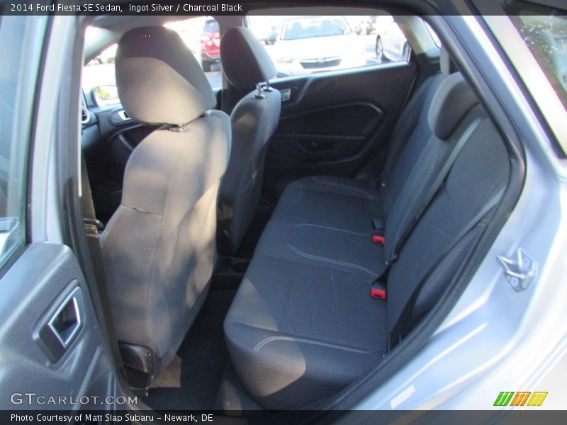 Ingot Silver / Charcoal Black 2014 Ford Fiesta SE Sedan