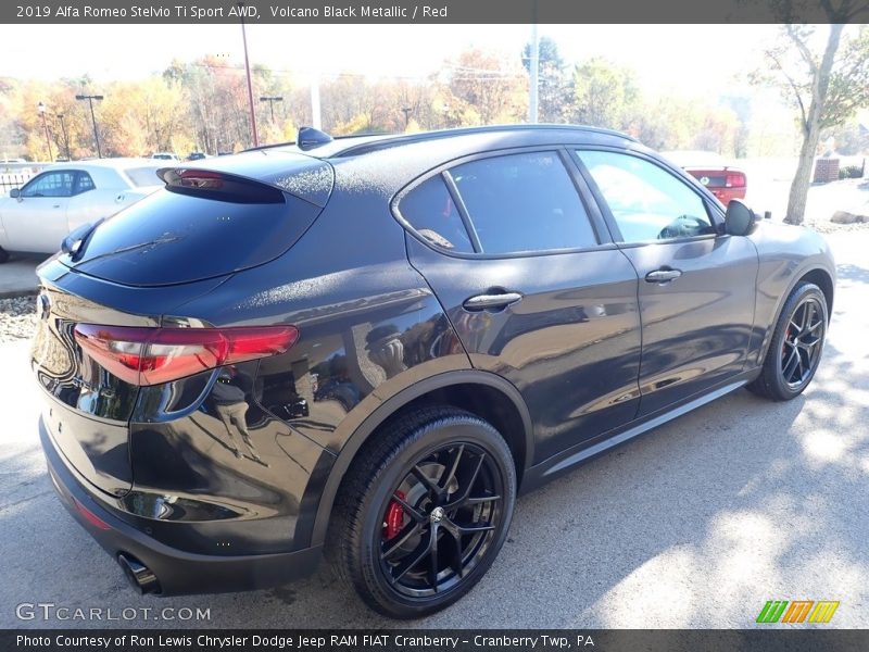 Volcano Black Metallic / Red 2019 Alfa Romeo Stelvio Ti Sport AWD