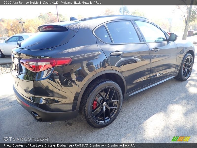 Volcano Black Metallic / Red 2019 Alfa Romeo Stelvio Ti Sport AWD