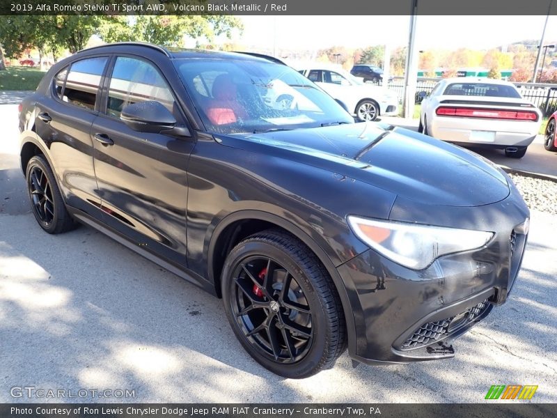 Volcano Black Metallic / Red 2019 Alfa Romeo Stelvio Ti Sport AWD