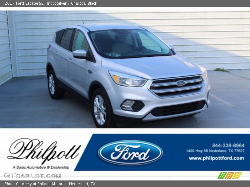 Ingot Silver / Charcoal Black 2017 Ford Escape SE
