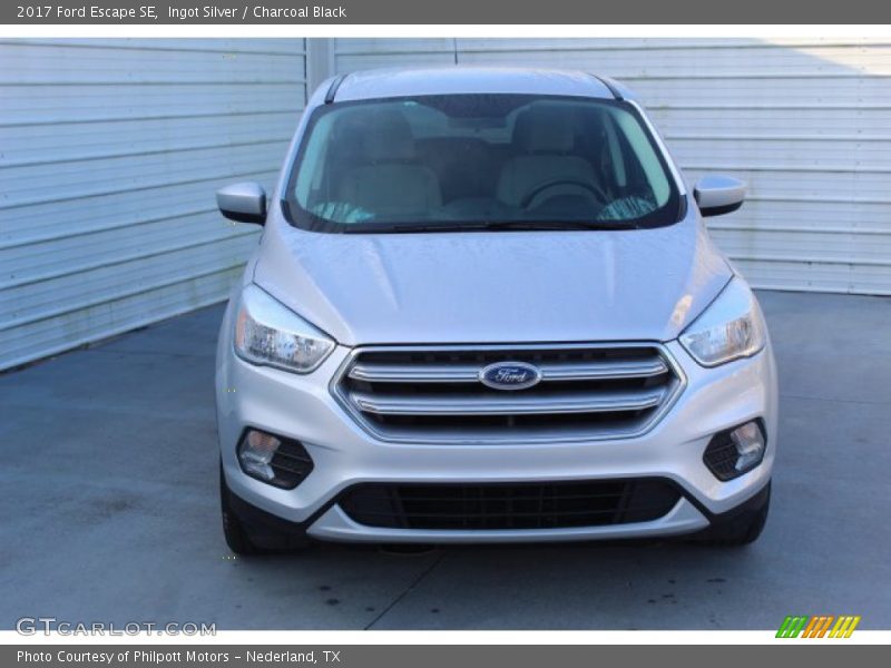 Ingot Silver / Charcoal Black 2017 Ford Escape SE