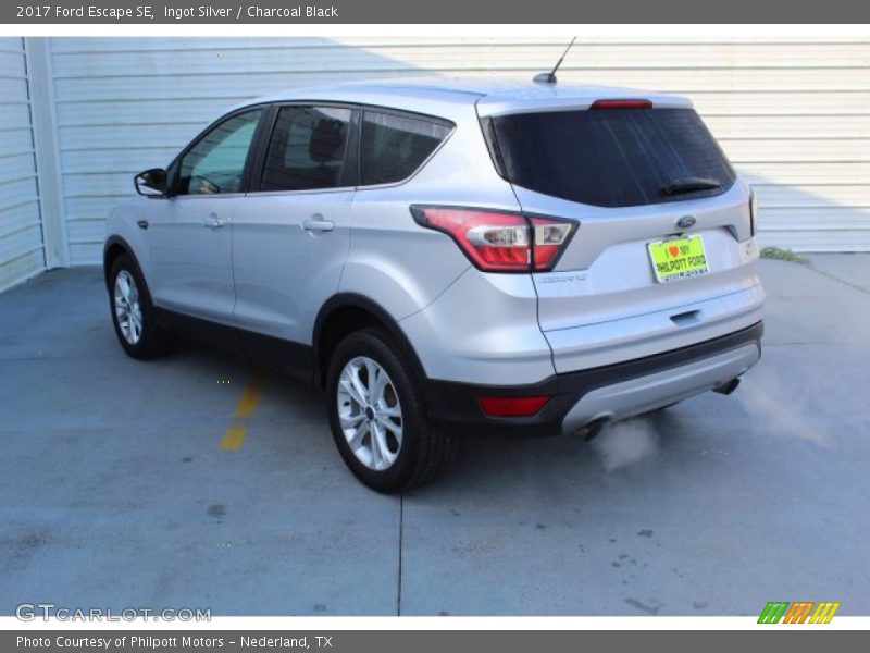 Ingot Silver / Charcoal Black 2017 Ford Escape SE