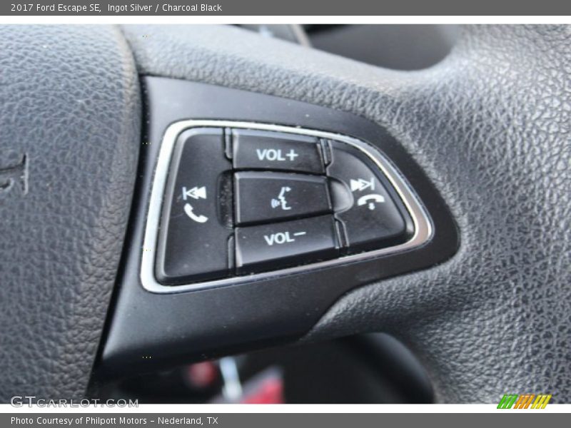Ingot Silver / Charcoal Black 2017 Ford Escape SE