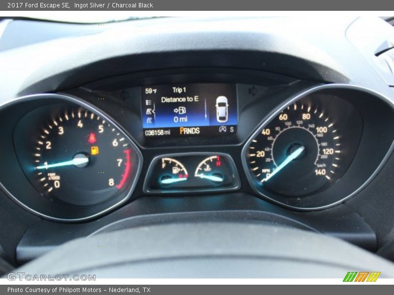 Ingot Silver / Charcoal Black 2017 Ford Escape SE