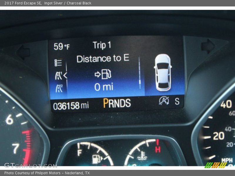Ingot Silver / Charcoal Black 2017 Ford Escape SE