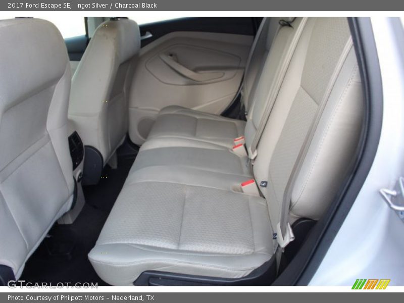 Ingot Silver / Charcoal Black 2017 Ford Escape SE
