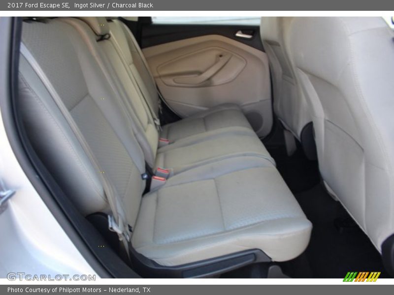 Ingot Silver / Charcoal Black 2017 Ford Escape SE