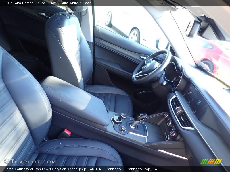 Alfa White / Black 2019 Alfa Romeo Stelvio Ti AWD