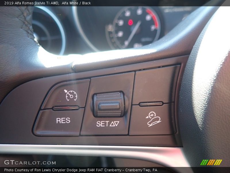 Alfa White / Black 2019 Alfa Romeo Stelvio Ti AWD