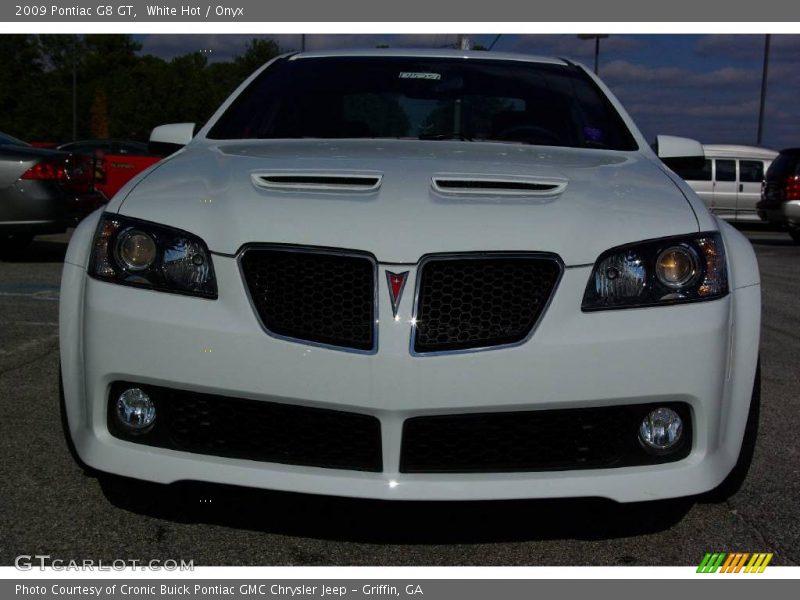 White Hot / Onyx 2009 Pontiac G8 GT