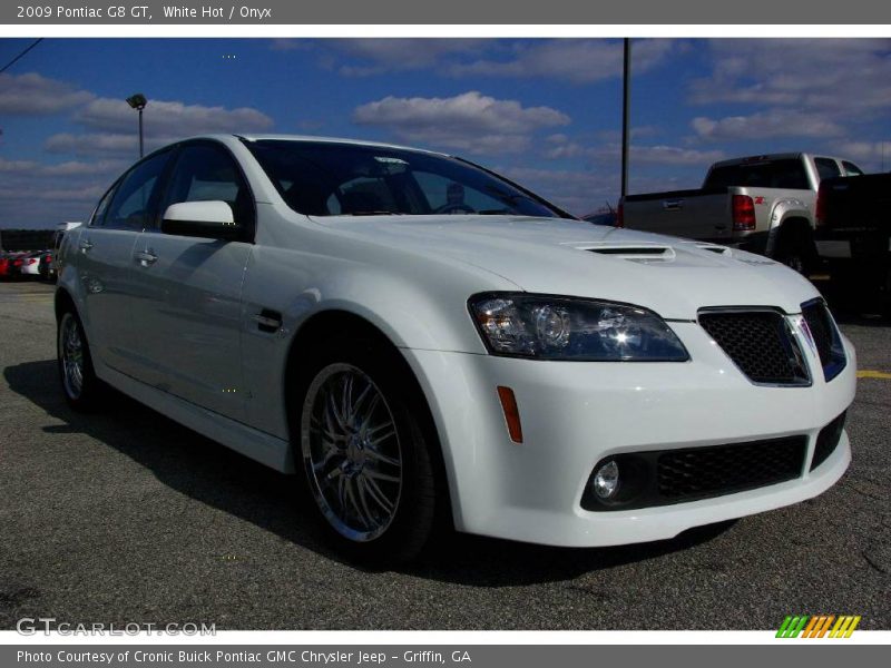 White Hot / Onyx 2009 Pontiac G8 GT
