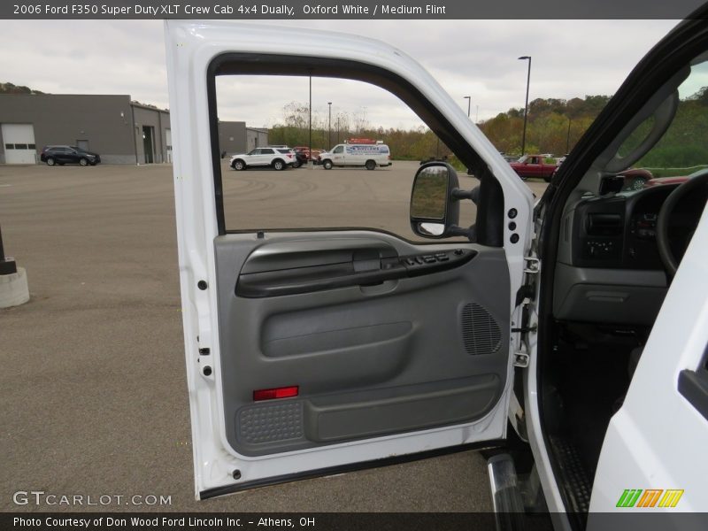 Oxford White / Medium Flint 2006 Ford F350 Super Duty XLT Crew Cab 4x4 Dually