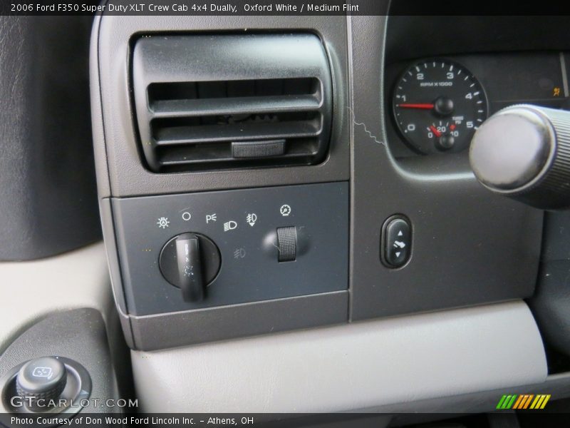 Oxford White / Medium Flint 2006 Ford F350 Super Duty XLT Crew Cab 4x4 Dually