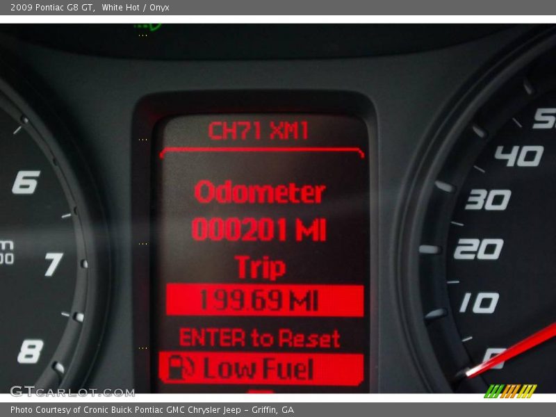 White Hot / Onyx 2009 Pontiac G8 GT