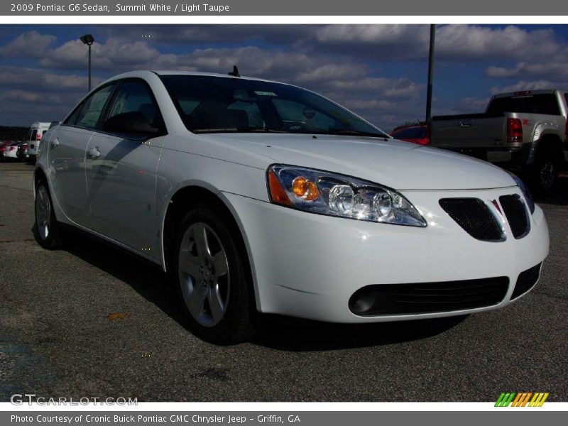 Summit White / Light Taupe 2009 Pontiac G6 Sedan