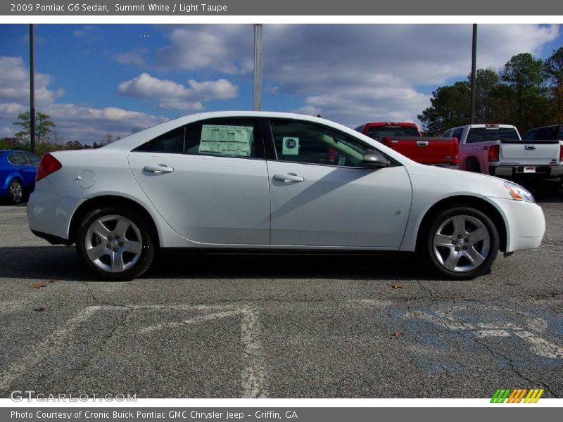 Summit White / Light Taupe 2009 Pontiac G6 Sedan
